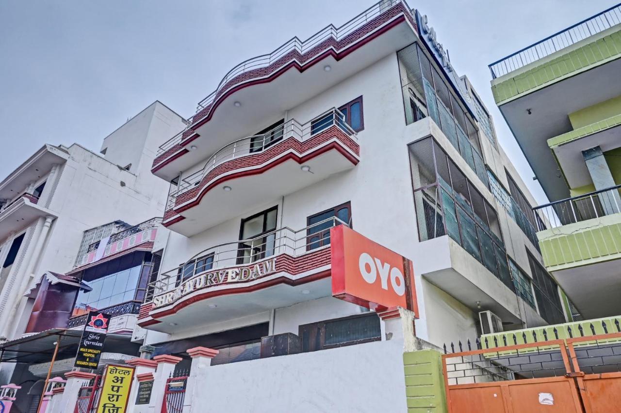 Oyo 7498 Hotel Aparajita Varanasi Exterior photo
