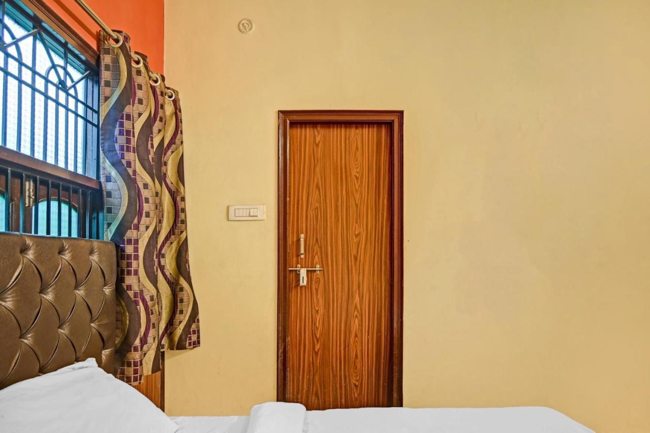 Oyo 7498 Hotel Aparajita Varanasi Exterior photo