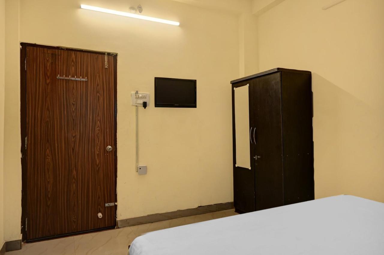 Oyo 7498 Hotel Aparajita Varanasi Exterior photo