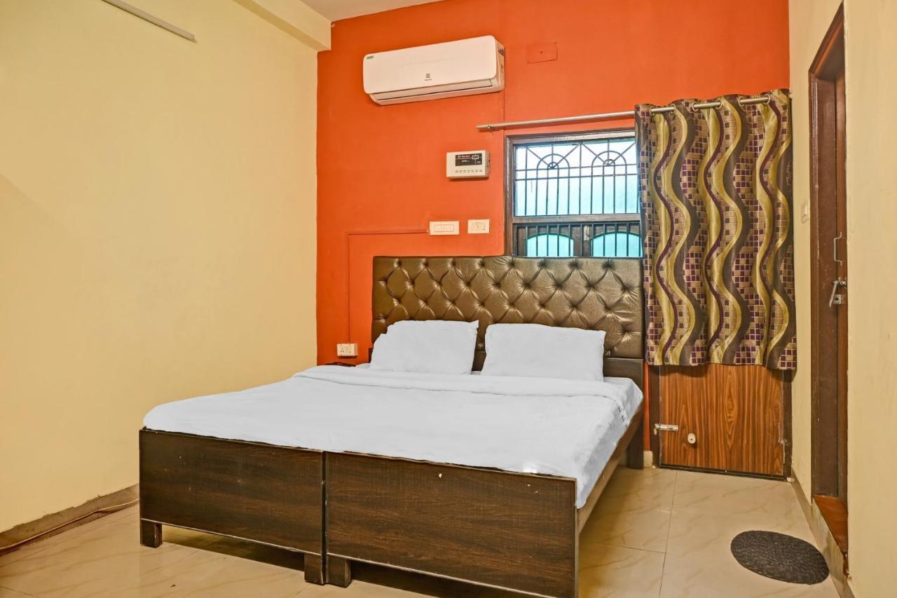 Oyo 7498 Hotel Aparajita Varanasi Exterior photo