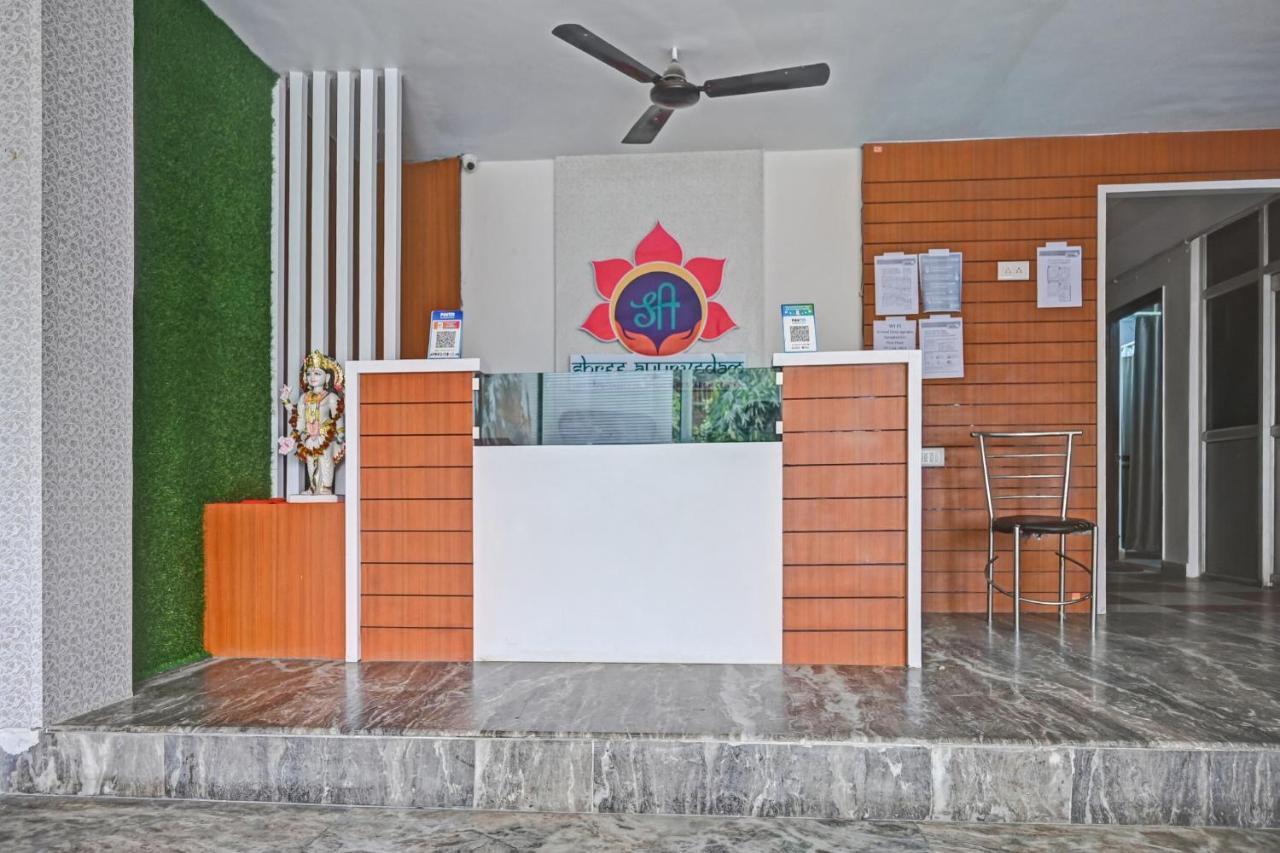 Oyo 7498 Hotel Aparajita Varanasi Exterior photo