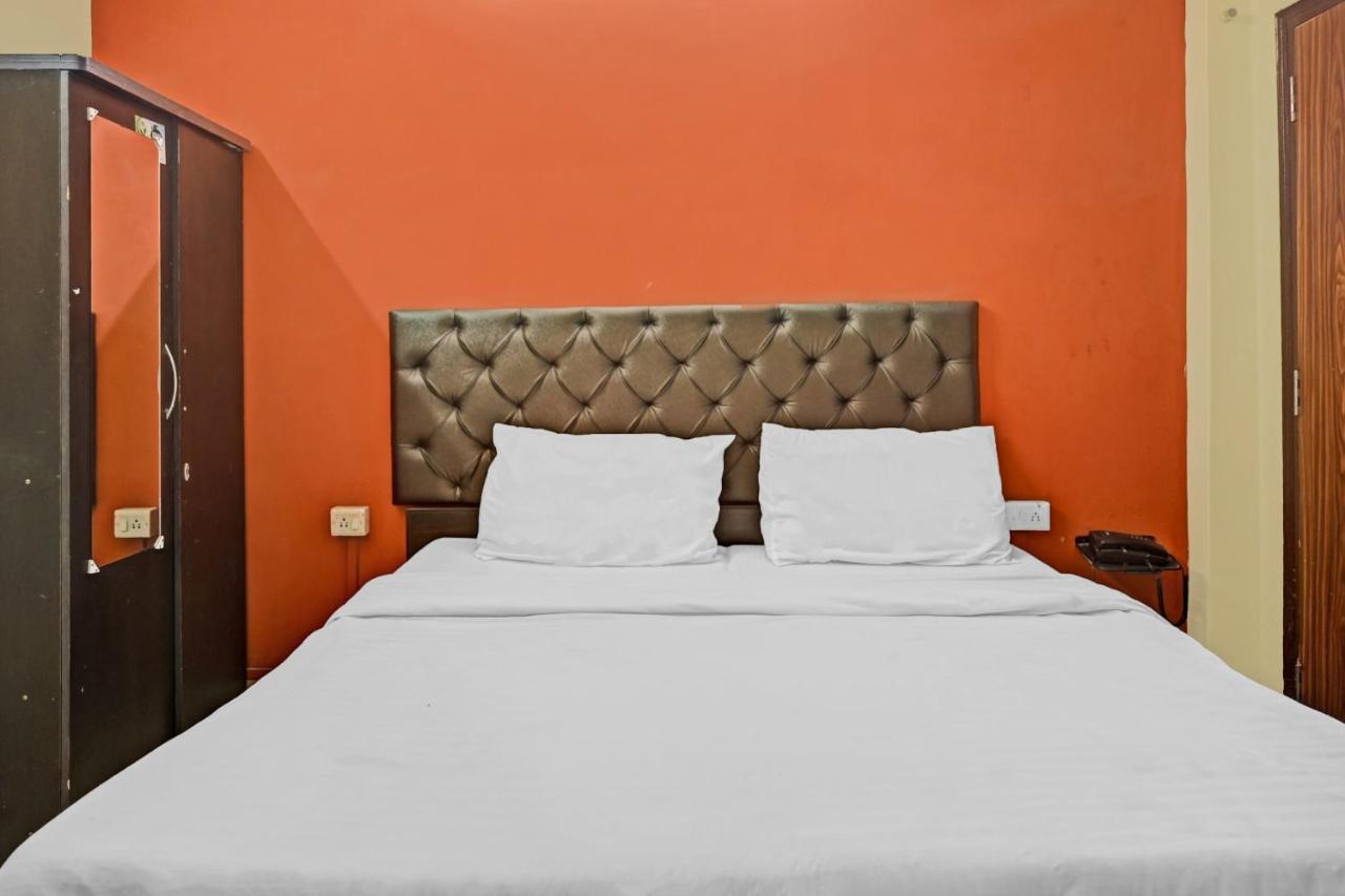Oyo 7498 Hotel Aparajita Varanasi Exterior photo