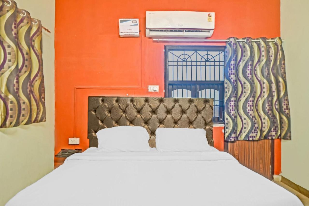 Oyo 7498 Hotel Aparajita Varanasi Exterior photo