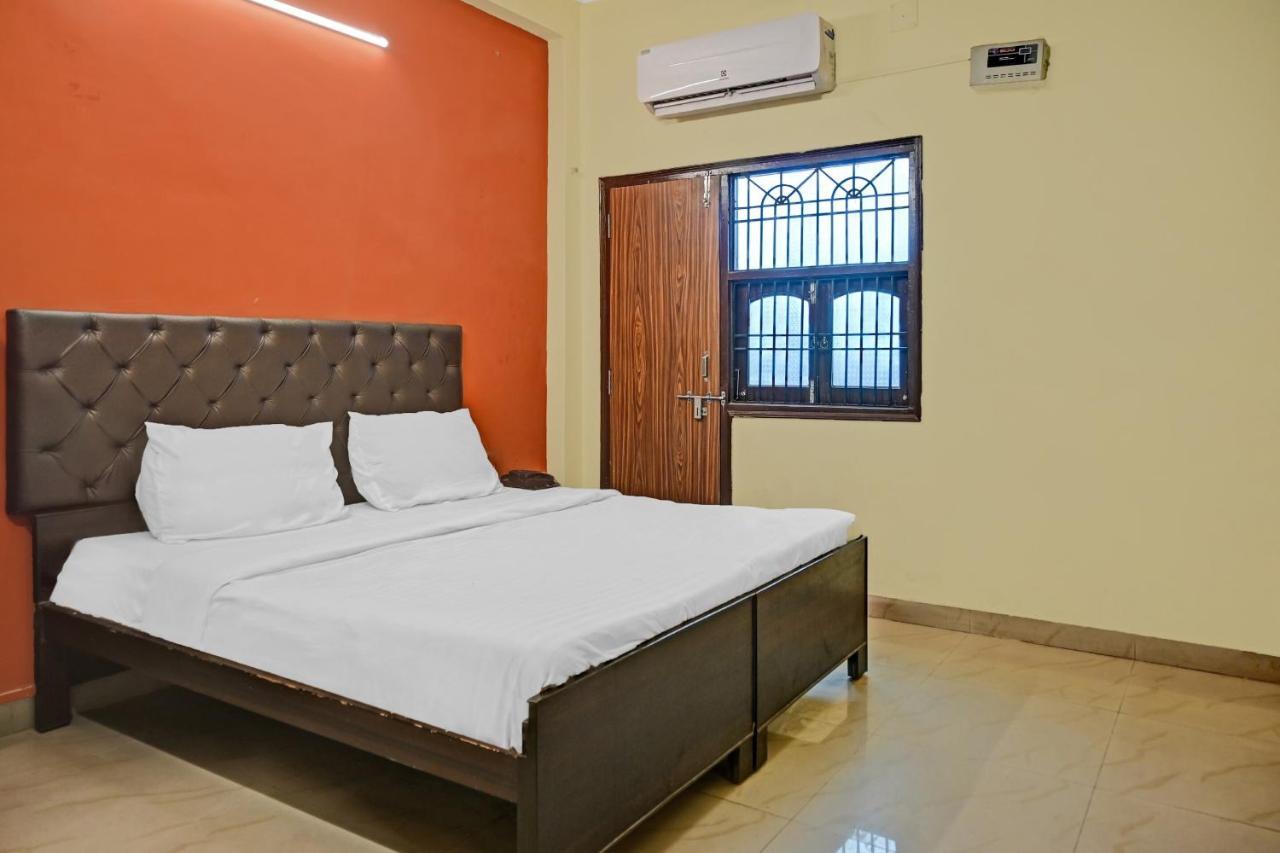 Oyo 7498 Hotel Aparajita Varanasi Exterior photo